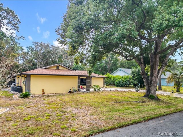 23 Sweetgum Court S, Homosassa, FL 34446