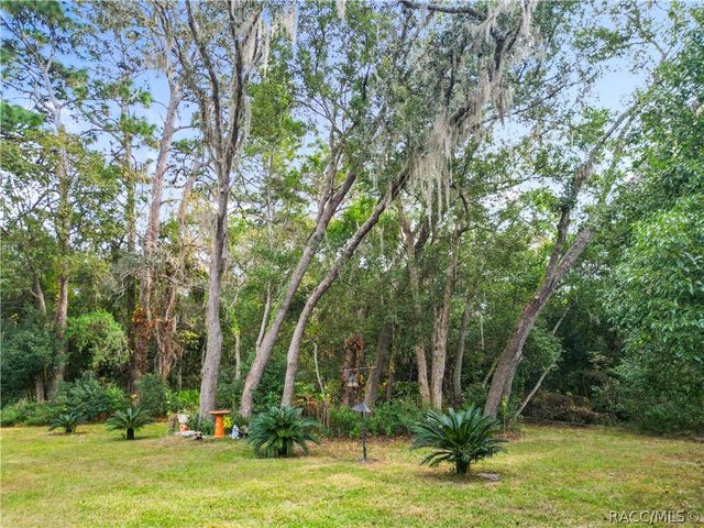 23 Sweetgum Court S, Homosassa, FL 34446