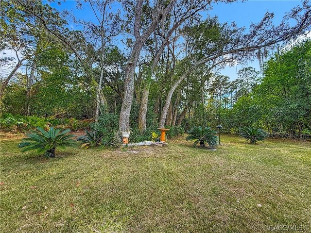 23 Sweetgum Court S, Homosassa, FL 34446