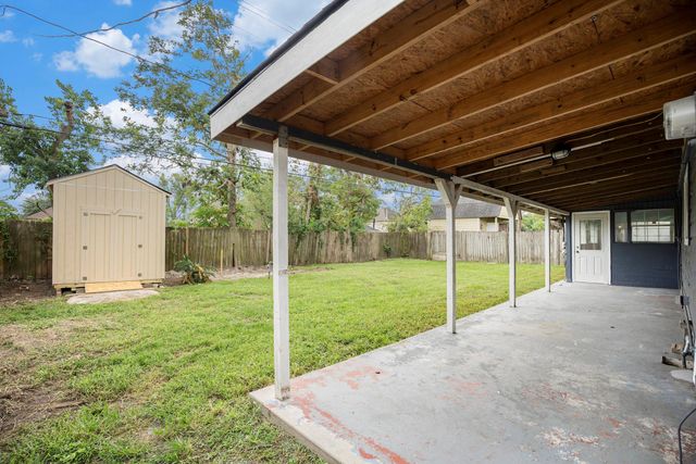 2222 Pickerton Drive, Deer Park, TX 77536