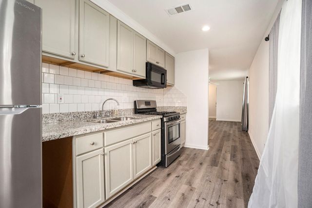 2222 Pickerton Drive, Deer Park, TX 77536