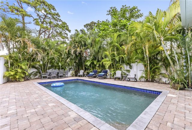 2047 ROSELAWN STREET, Sarasota, FL 34231