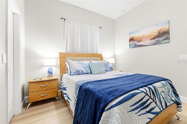 2047 ROSELAWN STREET, Sarasota, FL 34231