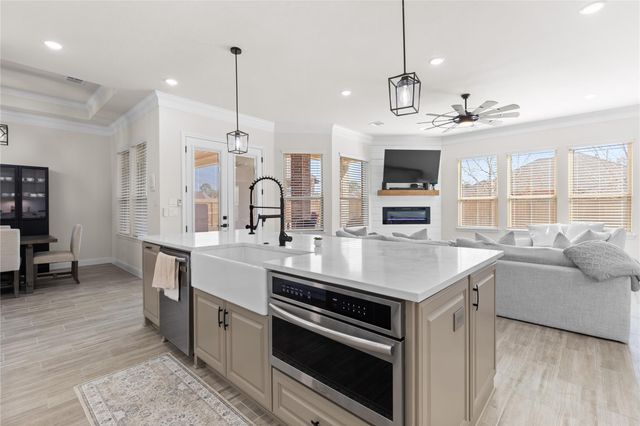 311 Bentwood Court, Montgomery, TX 77356