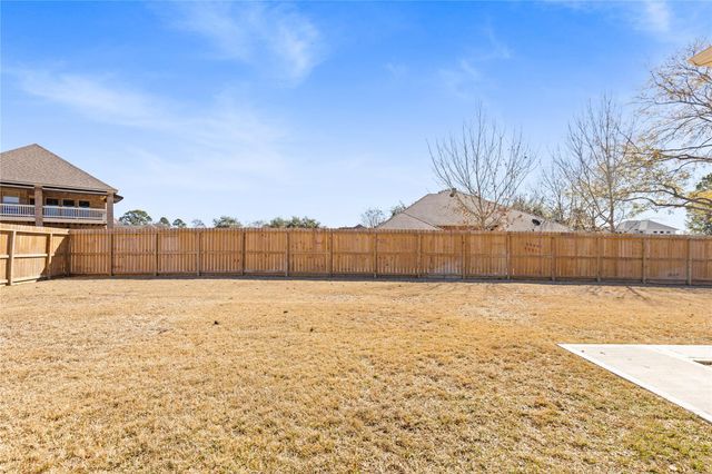 311 Bentwood Court, Montgomery, TX 77356