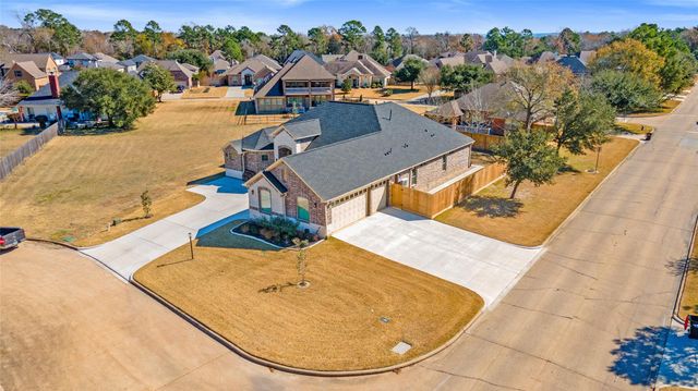 311 Bentwood Court, Montgomery, TX 77356