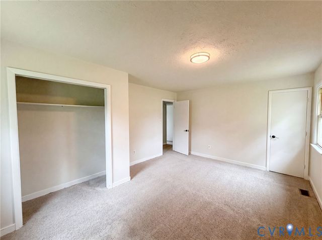 7397 Shady Grove Rd, Mechanicsville, VA 23111