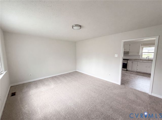 7397 Shady Grove Rd, Mechanicsville, VA 23111