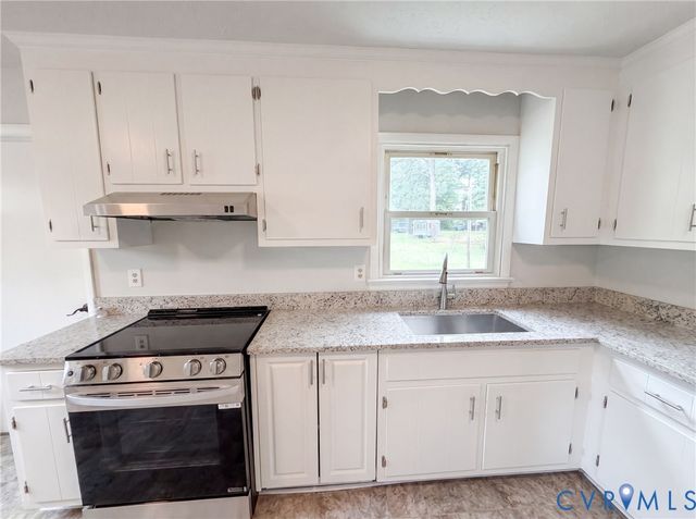 7397 Shady Grove Rd, Mechanicsville, VA 23111