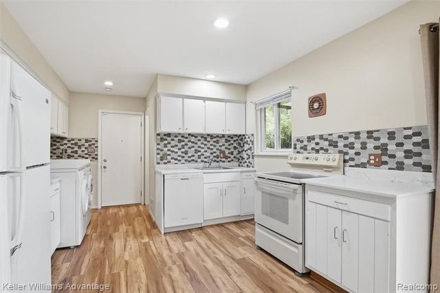 23645 Ripple, Novi, MI 48375