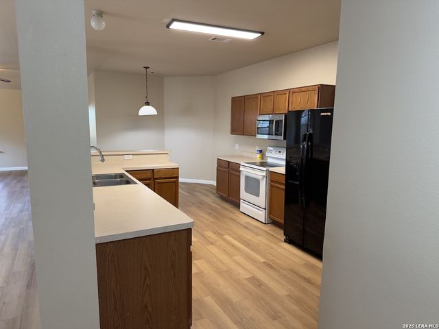 927 Rustling Cv, San Antonio, TX 78251