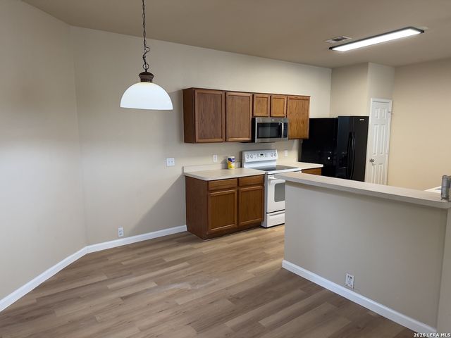 927 Rustling Cv, San Antonio, TX 78251