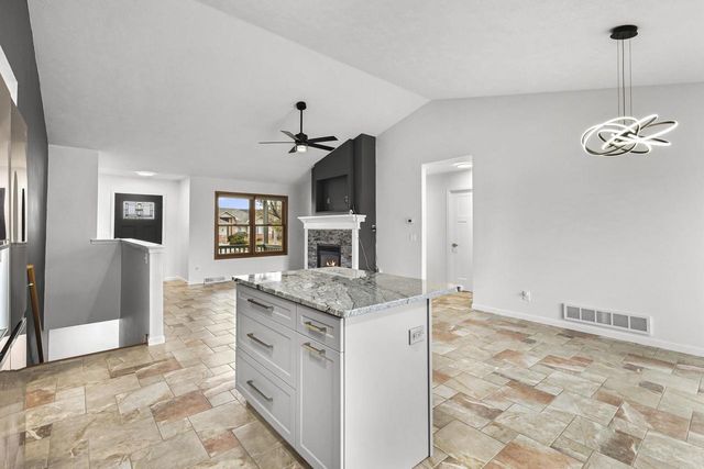 679 W Main Street, Evansville, WI 53536