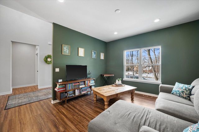 2000 Kathlynn COURT, Brookfield, WI 53045