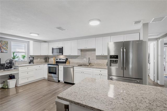 6305 S SELBOURNE AVENUE, Tampa, FL 33611