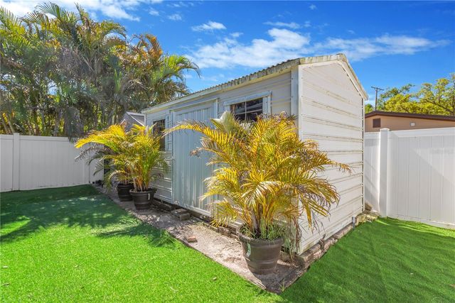 6305 S SELBOURNE AVENUE, Tampa, FL 33611