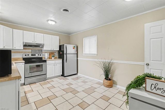 3805 S Plaza TRL, Virginia Beach, VA 23452