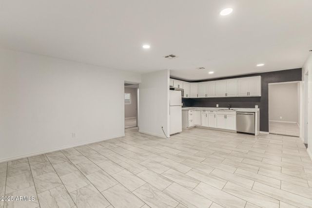 6025 S 13TH Street, Phoenix, AZ 85042