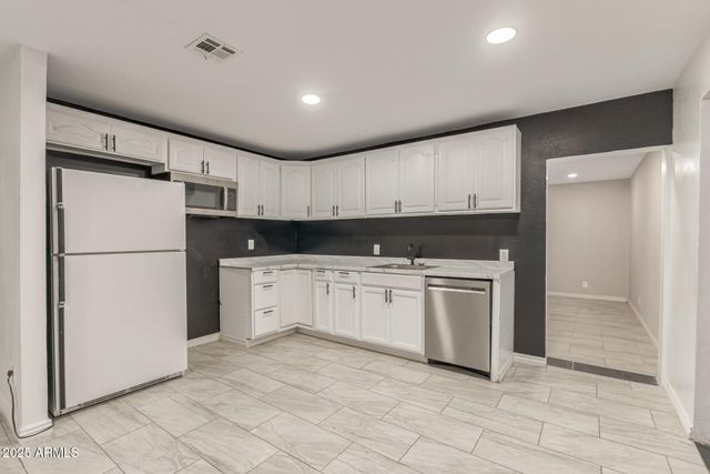 6025 S 13TH Street, Phoenix, AZ 85042