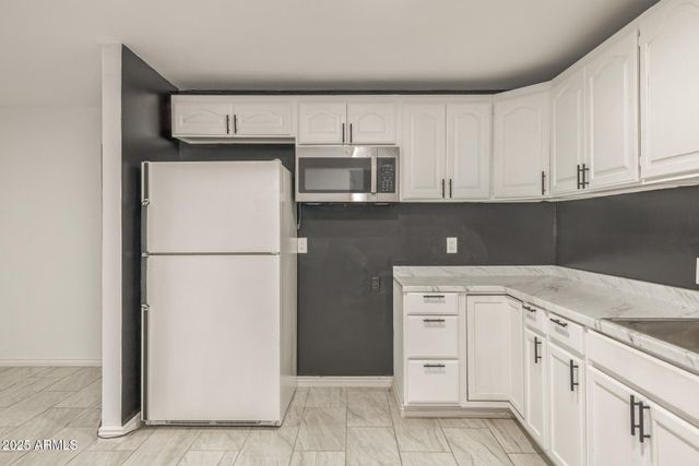 6025 S 13TH Street, Phoenix, AZ 85042