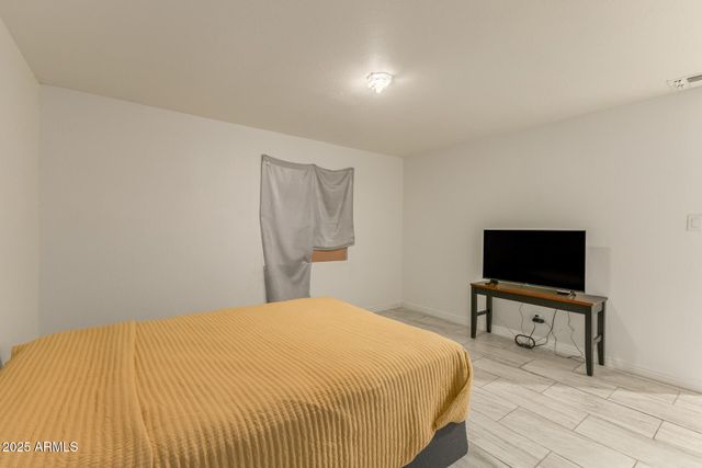 6025 S 13TH Street, Phoenix, AZ 85042