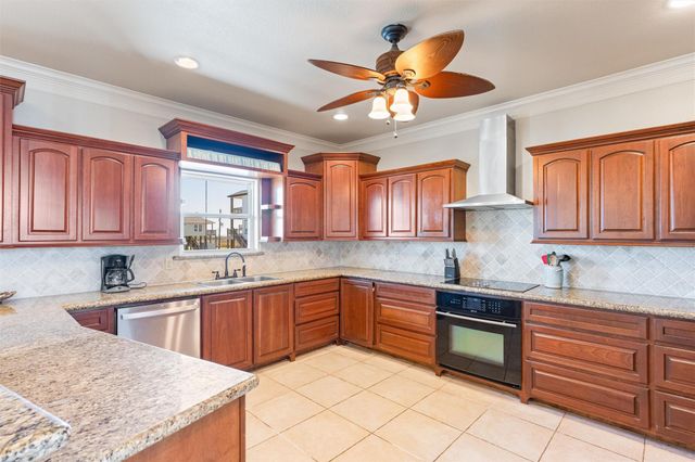 110 Ocean View Drive, Port Bolivar, TX 77650