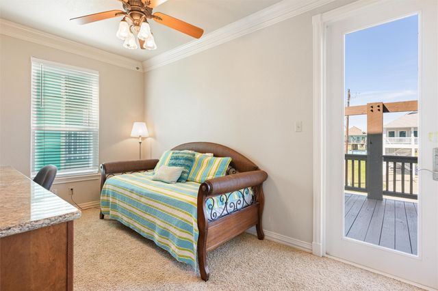 110 Ocean View Drive, Port Bolivar, TX 77650