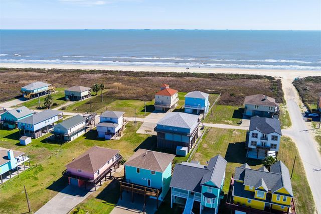 110 Ocean View Drive, Port Bolivar, TX 77650