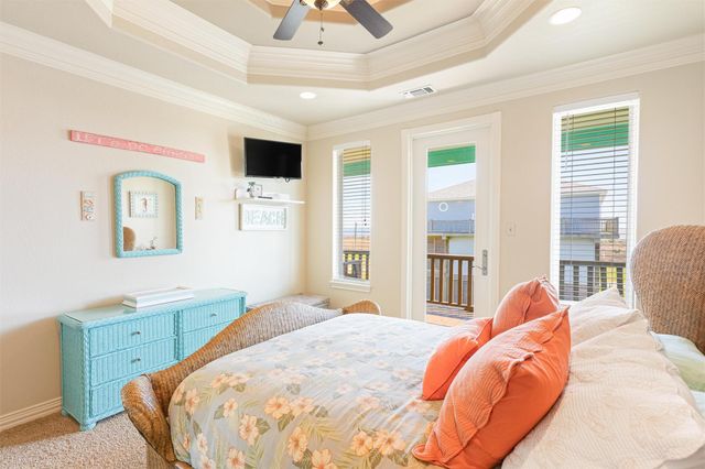 110 Ocean View Drive, Port Bolivar, TX 77650