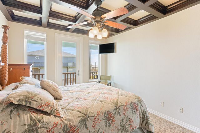 110 Ocean View Drive, Port Bolivar, TX 77650