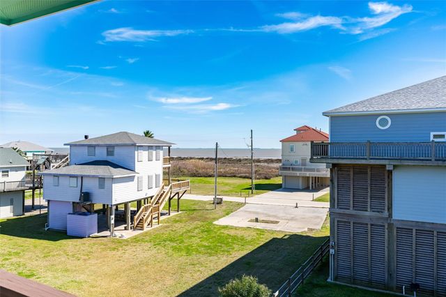 110 Ocean View Drive, Port Bolivar, TX 77650