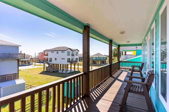 110 Ocean View Drive, Port Bolivar, TX 77650