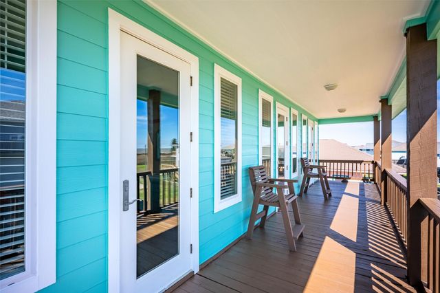 110 Ocean View Drive, Port Bolivar, TX 77650