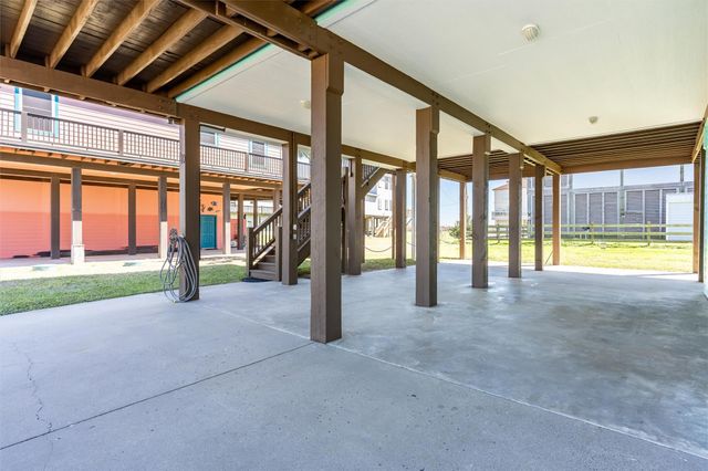 110 Ocean View Drive, Port Bolivar, TX 77650