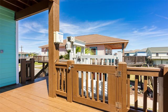 110 Ocean View Drive, Port Bolivar, TX 77650