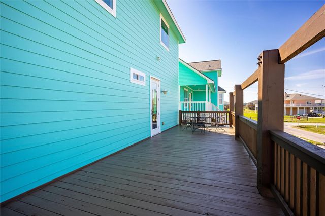 110 Ocean View Drive, Port Bolivar, TX 77650