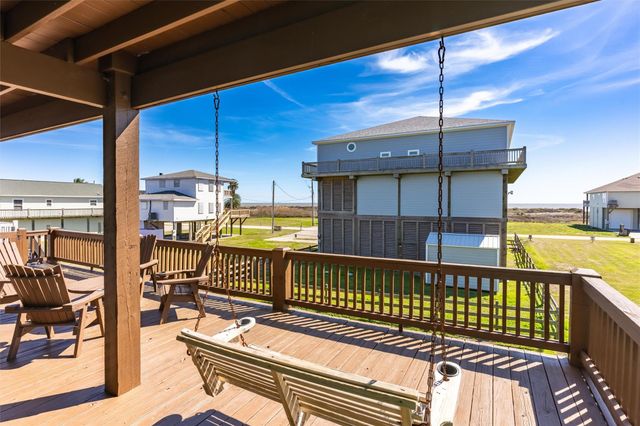 110 Ocean View Drive, Port Bolivar, TX 77650