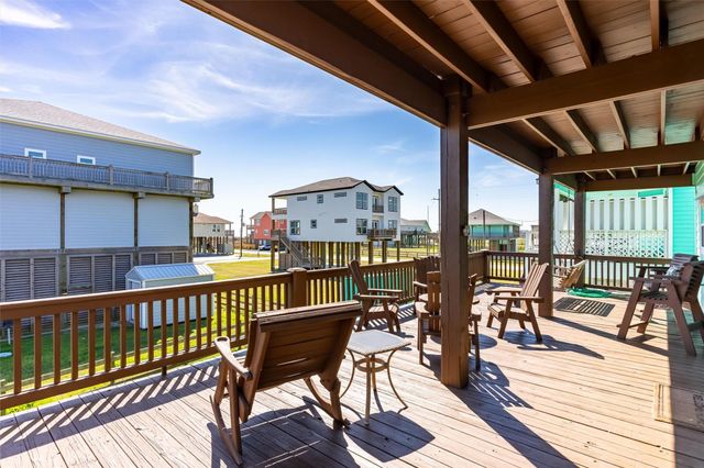 110 Ocean View Drive, Port Bolivar, TX 77650