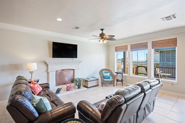 110 Ocean View Drive, Port Bolivar, TX 77650