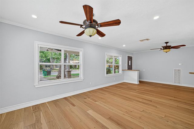 1609 Cheshire Lane, Houston, TX 77018