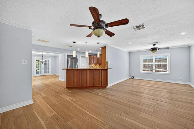 1609 Cheshire Lane, Houston, TX 77018