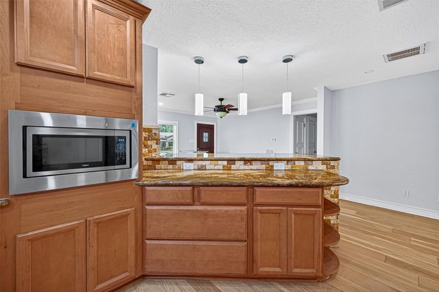 1609 Cheshire Lane, Houston, TX 77018