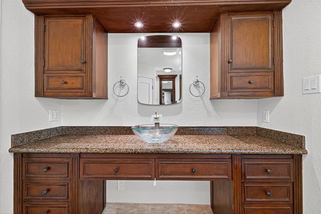 1609 Cheshire Lane, Houston, TX 77018