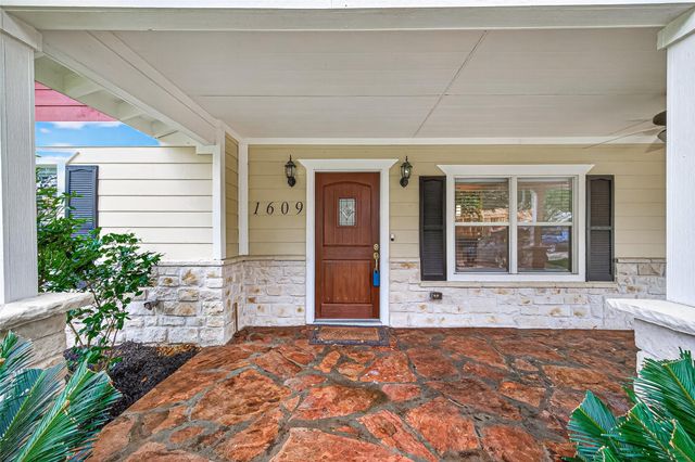 1609 Cheshire Lane, Houston, TX 77018