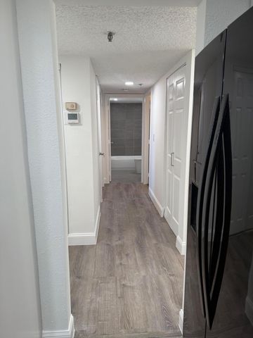 2786 Tennis Club Drive 102, West Palm Beach, FL 33417