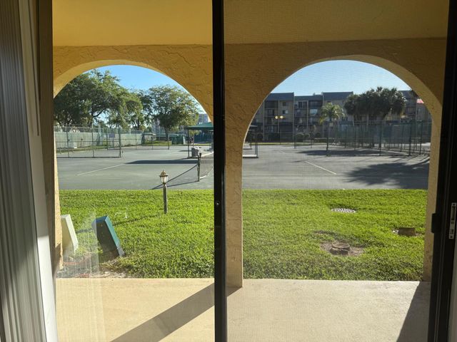 2786 Tennis Club Drive 102, West Palm Beach, FL 33417