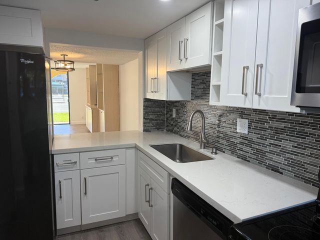 2786 Tennis Club Drive 102, West Palm Beach, FL 33417