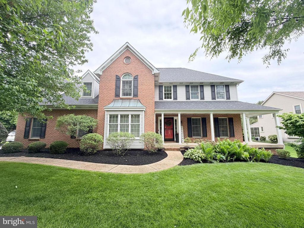 1985 GLENDOWER DR, Lancaster, PA 17601