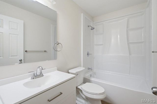 10607 Saint Michaels Terrace Court, St Ann, MO 63074