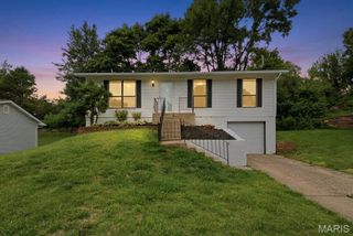 10607 Saint Michaels Terrace Court, St Ann, MO 63074